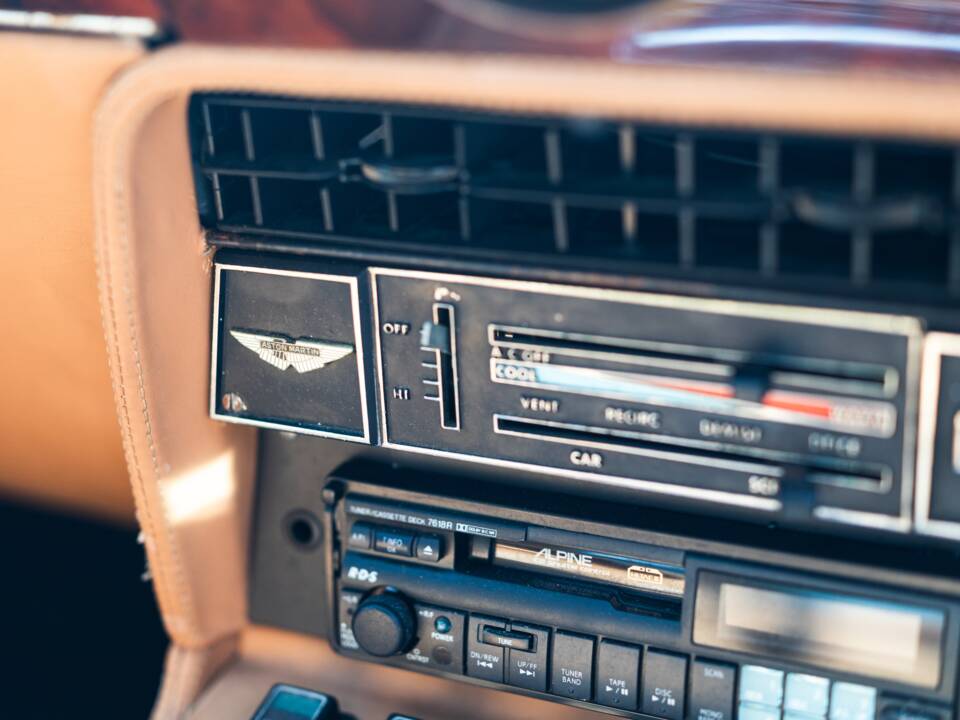 Bild 33/37 von Aston Martin V8 Volante (1979)