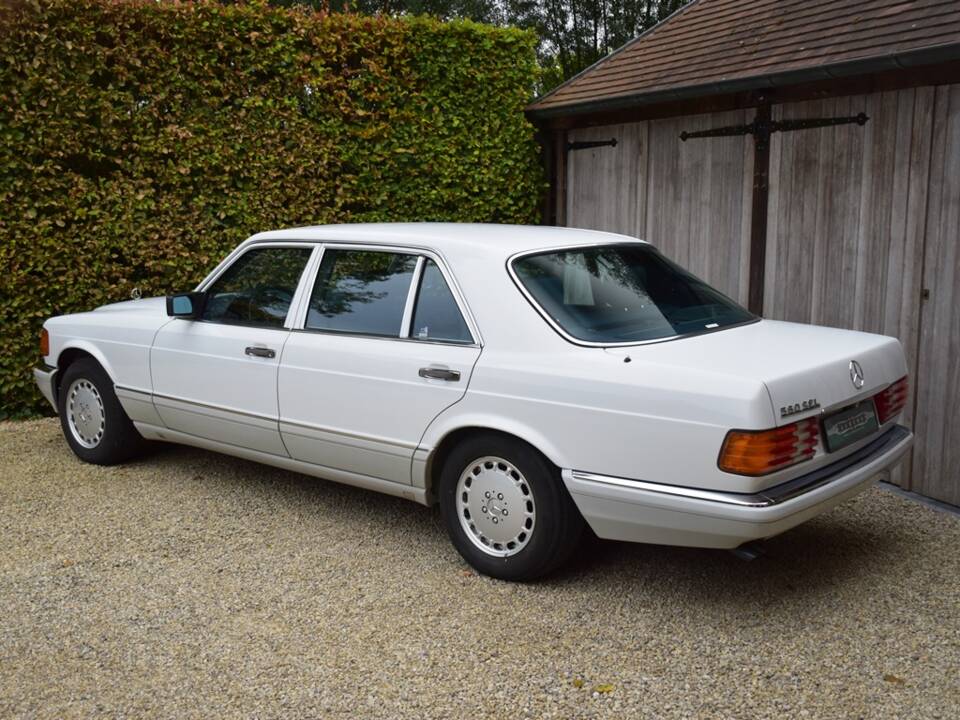 Image 14/55 of Mercedes-Benz 560 SEL (1989)