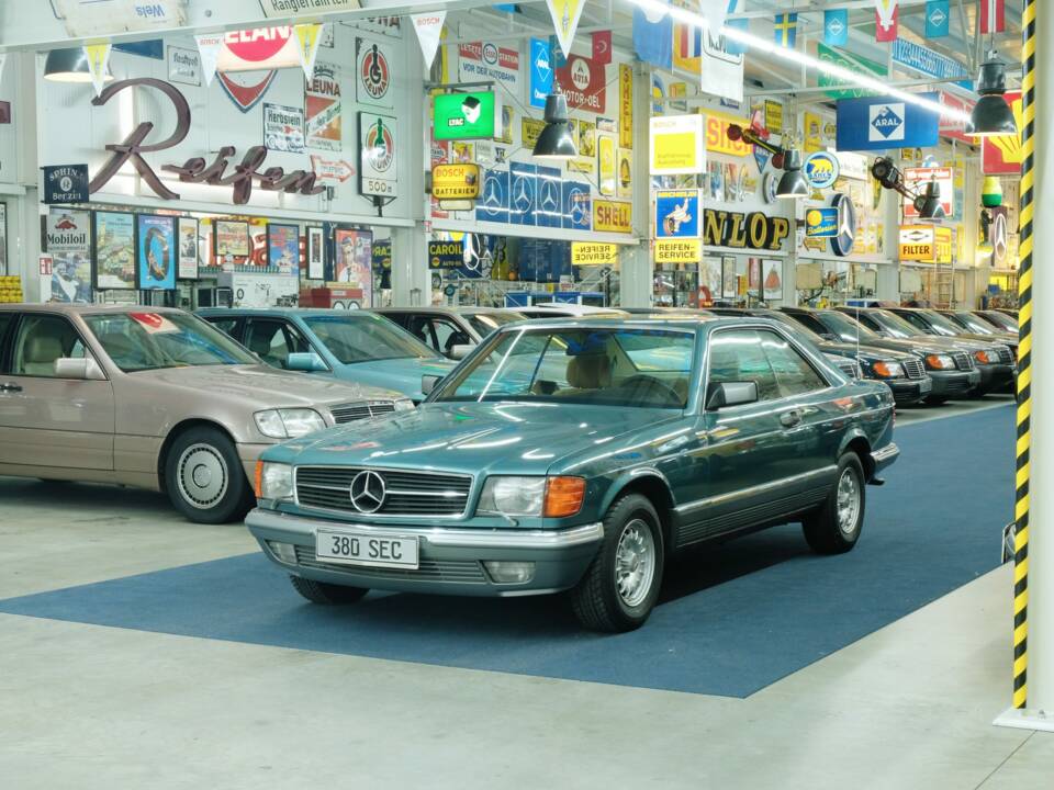 Bild 11/50 von Mercedes-Benz 380 SEC (1983)