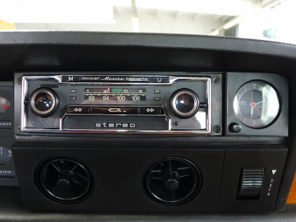 Image 4/44 of FIAT 130 Coupé (1972)