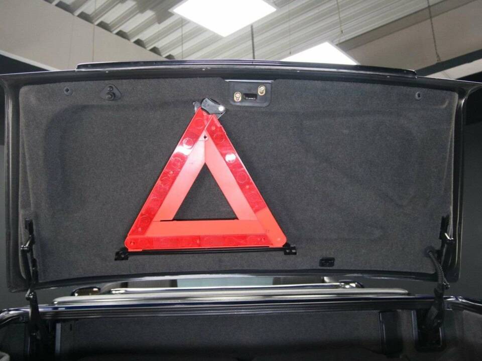 Image 47/49 of Mercedes-Benz SL 500 (2000)