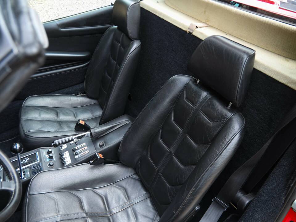 Image 40/50 de Ferrari 308 GTSi (1981)
