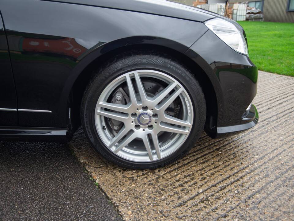Bild 23/25 von Mercedes-Benz E 500 (2010)