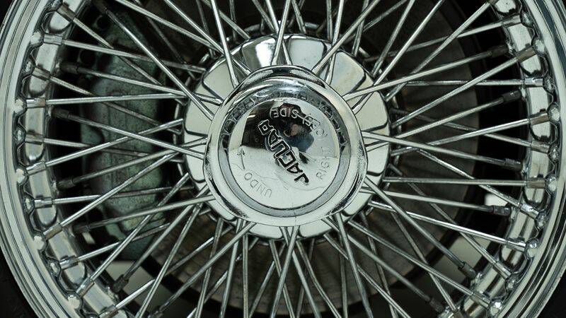 Image 12/15 of Jaguar Type E V12 (2+2) (1973)