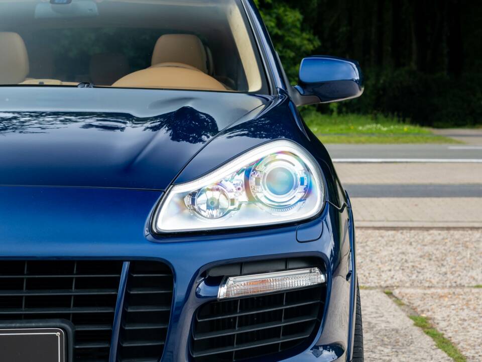 Image 7/25 of Porsche Cayenne Turbo (2008)
