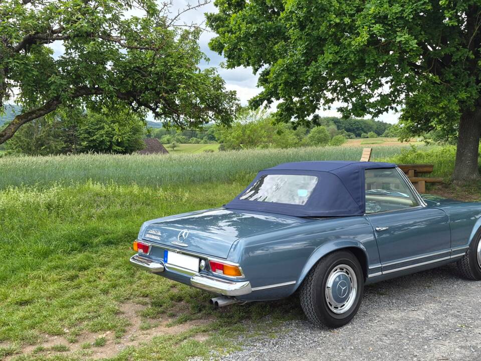 Immagine 6/15 di Mercedes-Benz 280 SL (1970)