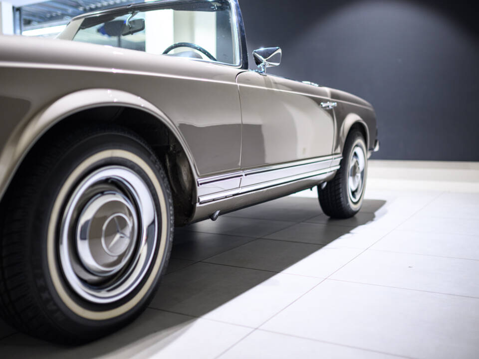 Immagine 18/72 di Mercedes-Benz 280 SL (1970)