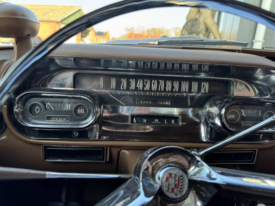 Image 12/34 de Cadillac 62 Sedan DeVille (1957)