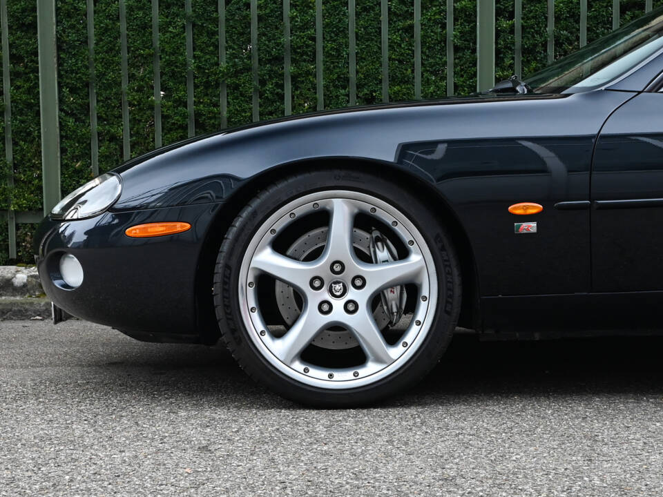 Image 16/51 of Jaguar XKR (2003)