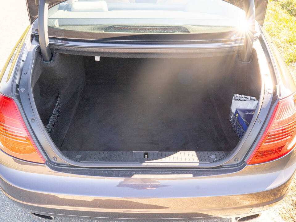 Image 61/67 of Mercedes-Benz CL 500 (2006)