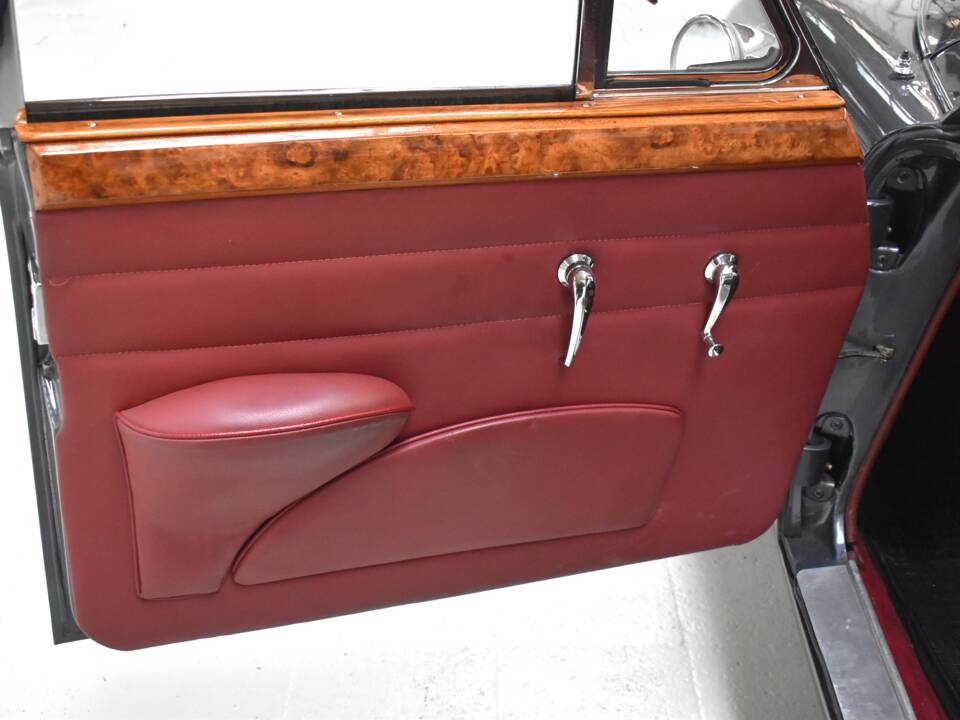 Image 10/39 of Jaguar Mk II 3.8 (1960)