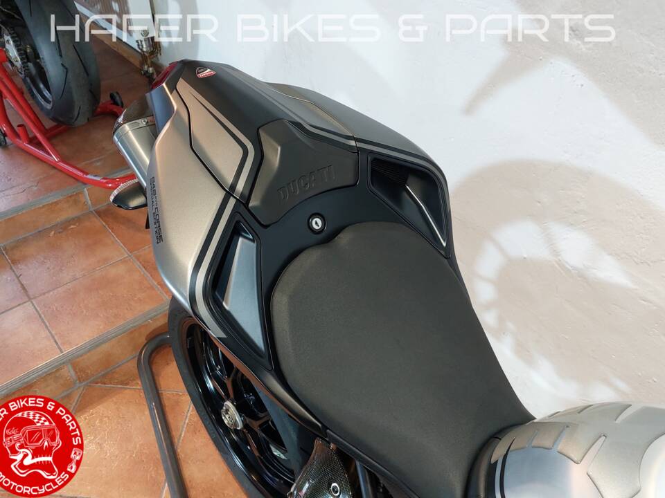 Imagen 27/55 de Ducati DUMMY (2010)