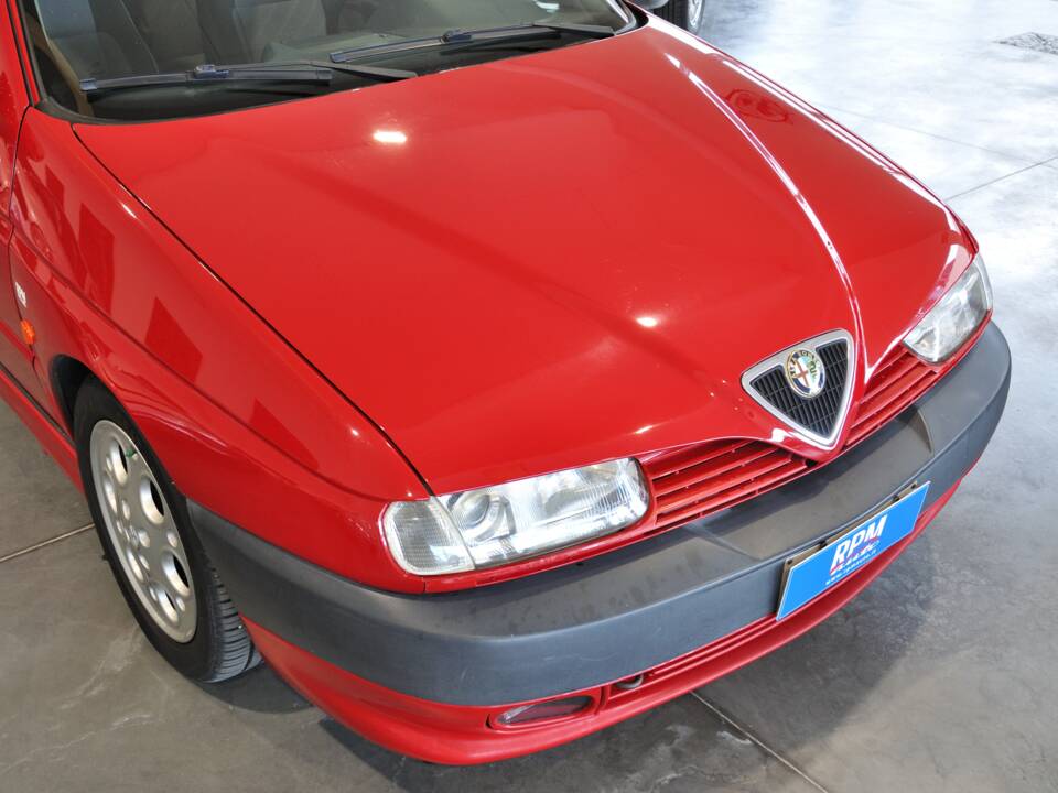 Afbeelding 10/29 van Alfa Romeo 145 Quadrifoglio Verde (1996)