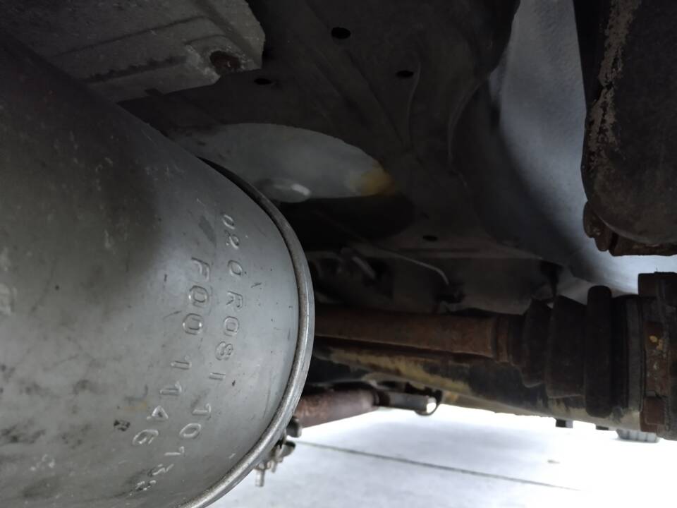 Bild 23/113 von BMW 735i (1986)