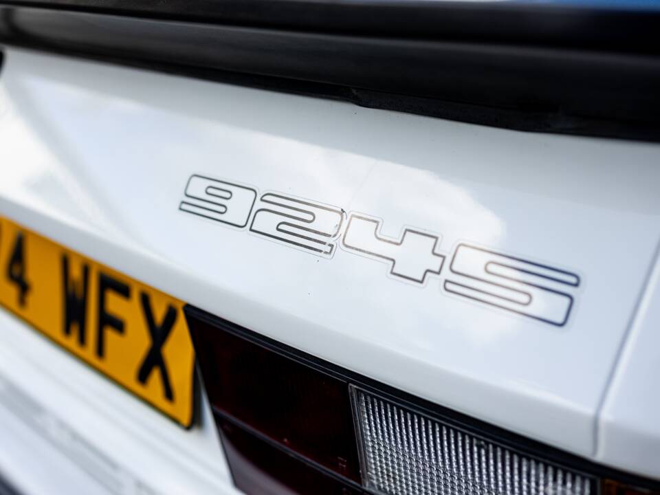 Image 25/50 de Porsche 924 S (1986)