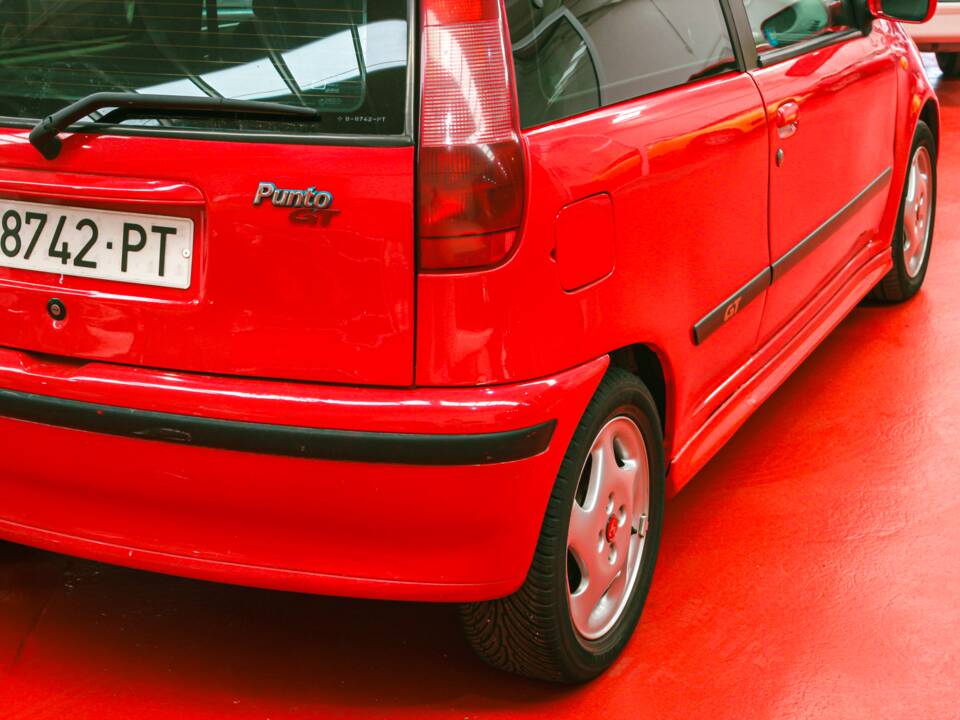 Image 17/39 of FIAT Punto GT (1995)