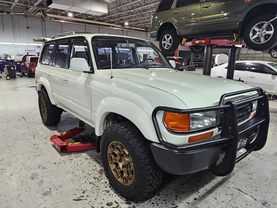 Image 6/48 de Toyota Land Cruiser FJ80 (1992)