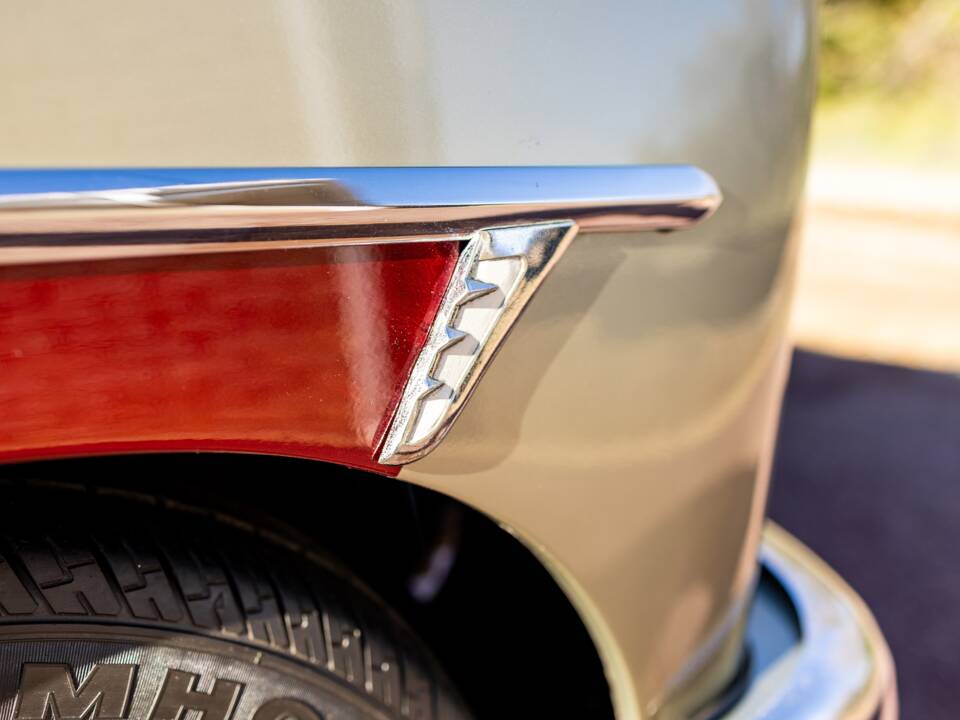 Bild 21/50 von Vauxhall Cresta (1956)