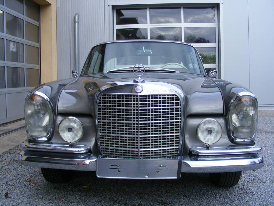 Afbeelding 2/68 van Mercedes-Benz 300 SE (1964)