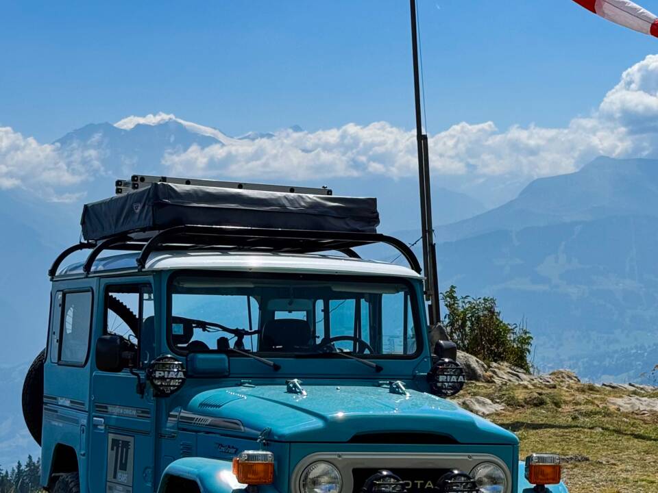 Image 2/20 of Toyota Land Cruiser BJ 40 (1978)
