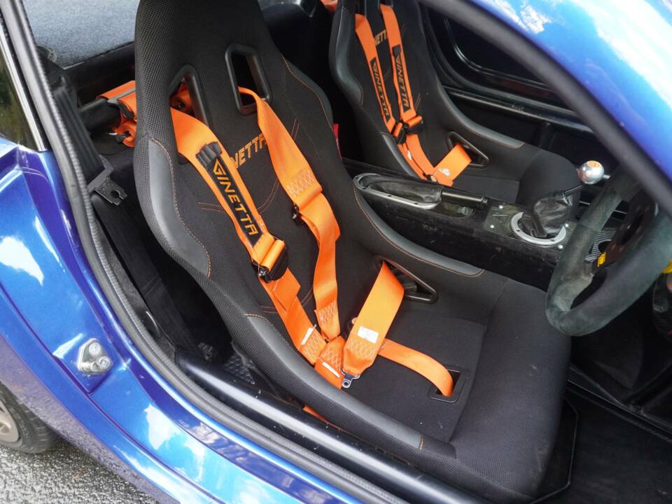 Image 10/18 of Ginetta G40 (2014)