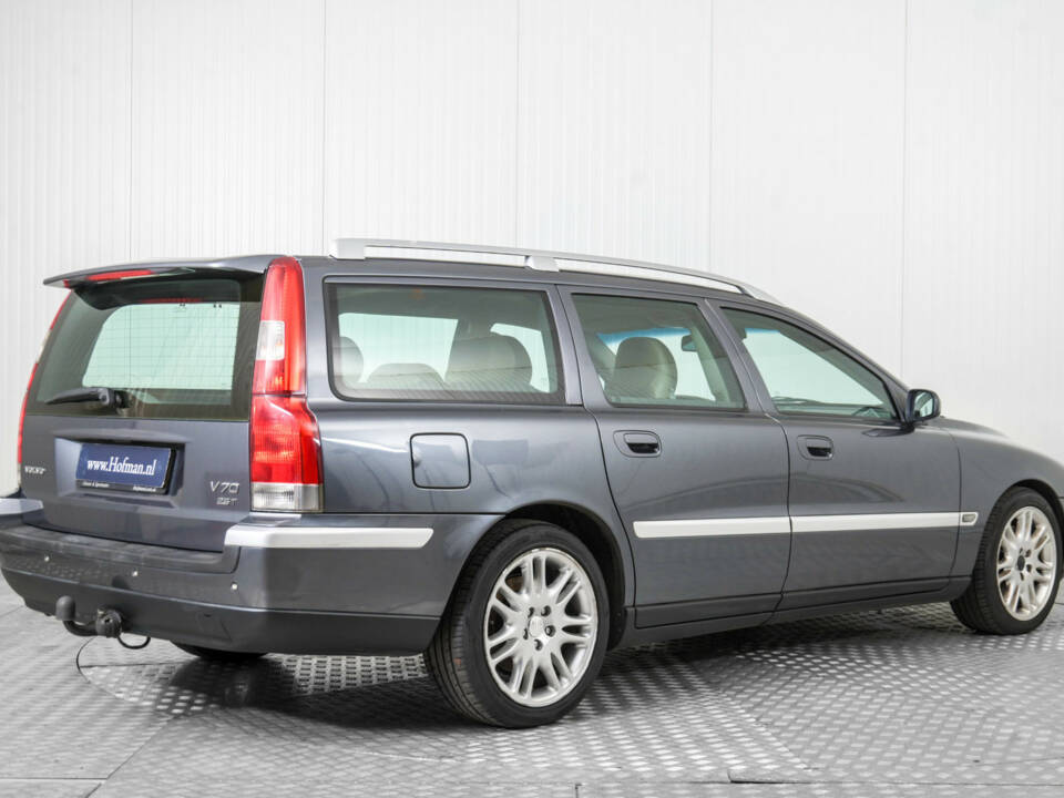 Bild 2/50 von Volvo V 70 2.5T (2003)