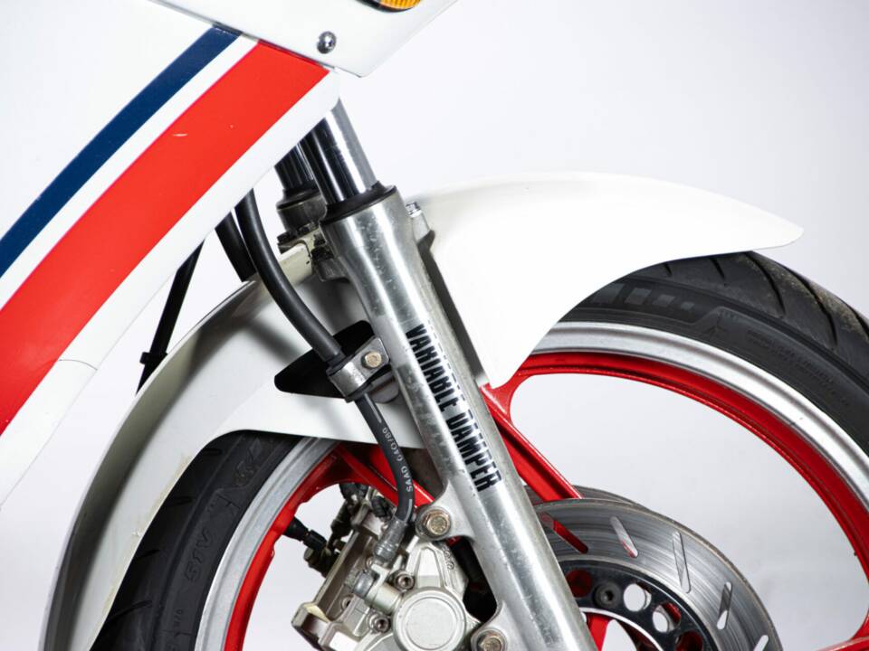 Bild 30/50 von Yamaha RD 350 LC (1990)