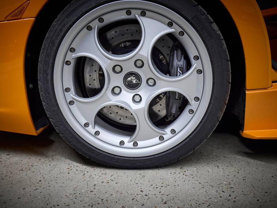 Image 81/99 of Lamborghini Murciélago (2003)