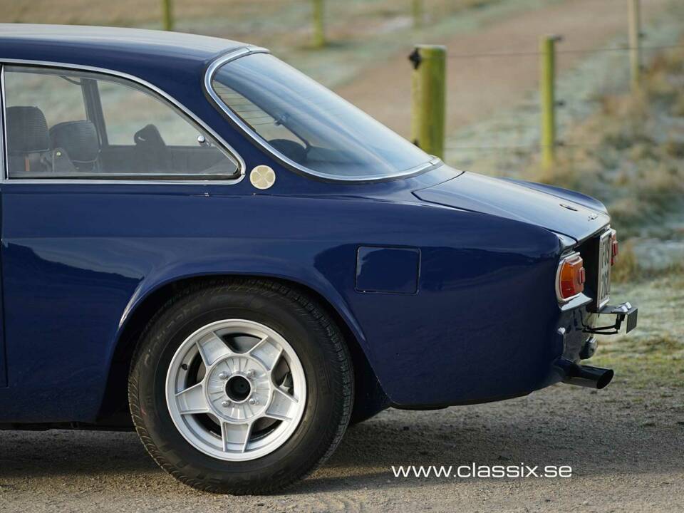 Bild 6/21 von Alfa Romeo 1750 GT Veloce (1972)