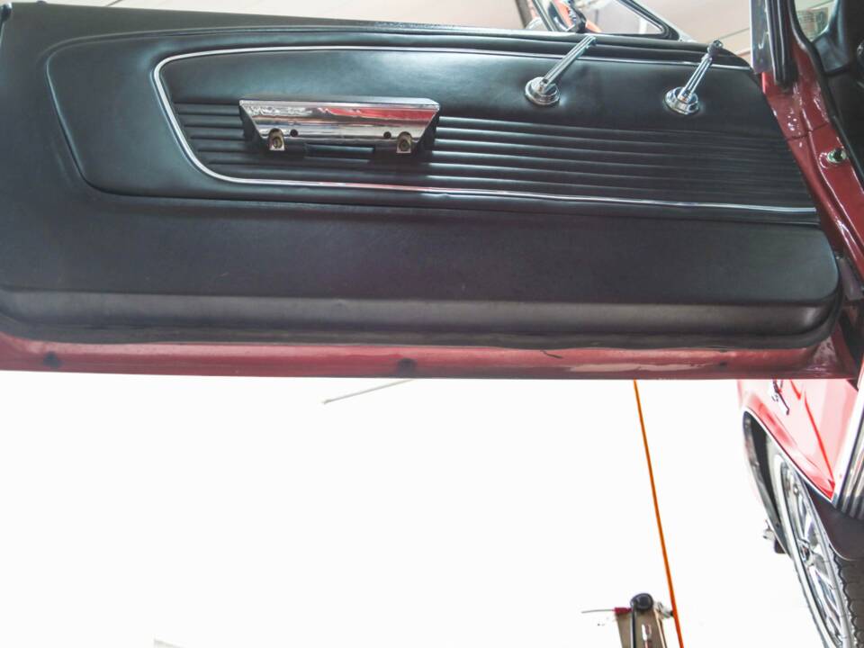Image 45/50 of Ford Mustang 289 (1966)