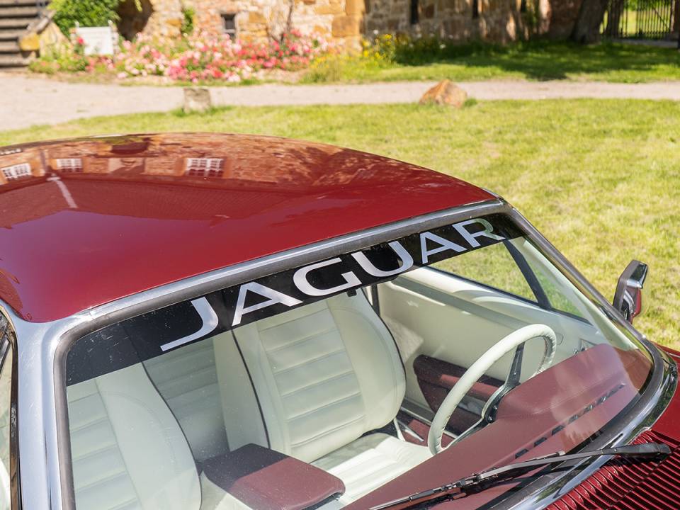 Image 24/42 of Jaguar XJS 5.3 V12 (1989)