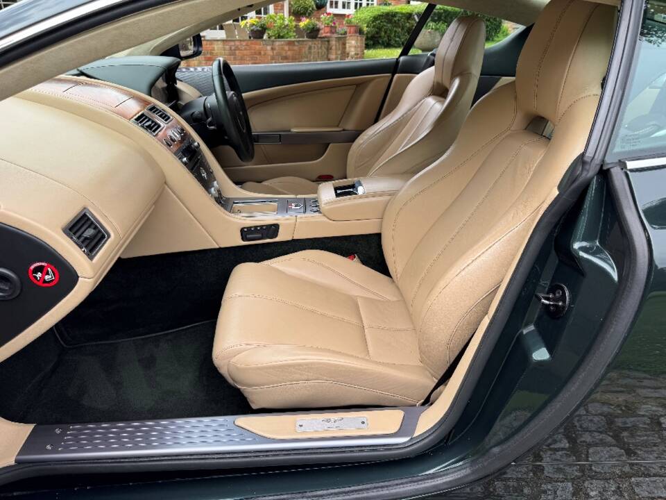 Image 26/43 of Aston Martin DB 9 (2008)