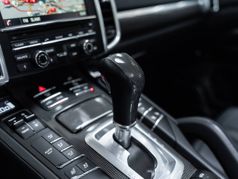 Bild 18/39 von Porsche Cayenne GTS (2016)