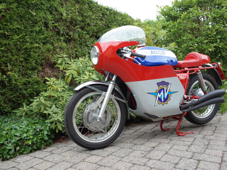 Immagine 24/36 di MV Agusta DUMMY (1972)