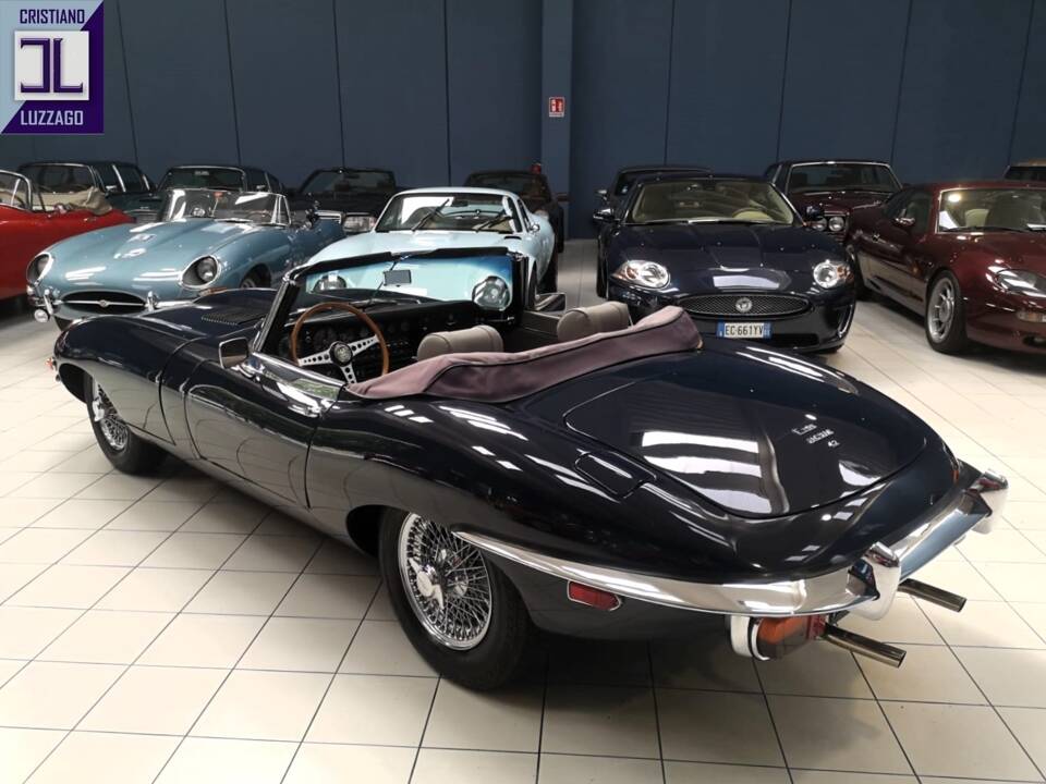 Image 7/49 de Jaguar E-Type (1970)