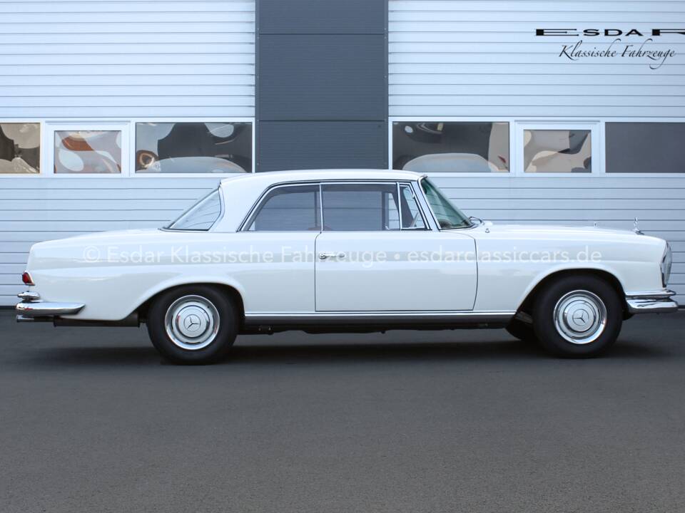 Image 3/32 of Mercedes-Benz 250 SE (1967)