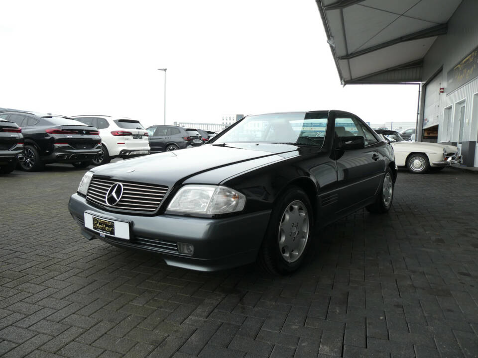 Immagine 3/25 di Mercedes-Benz SL 280 (1994)