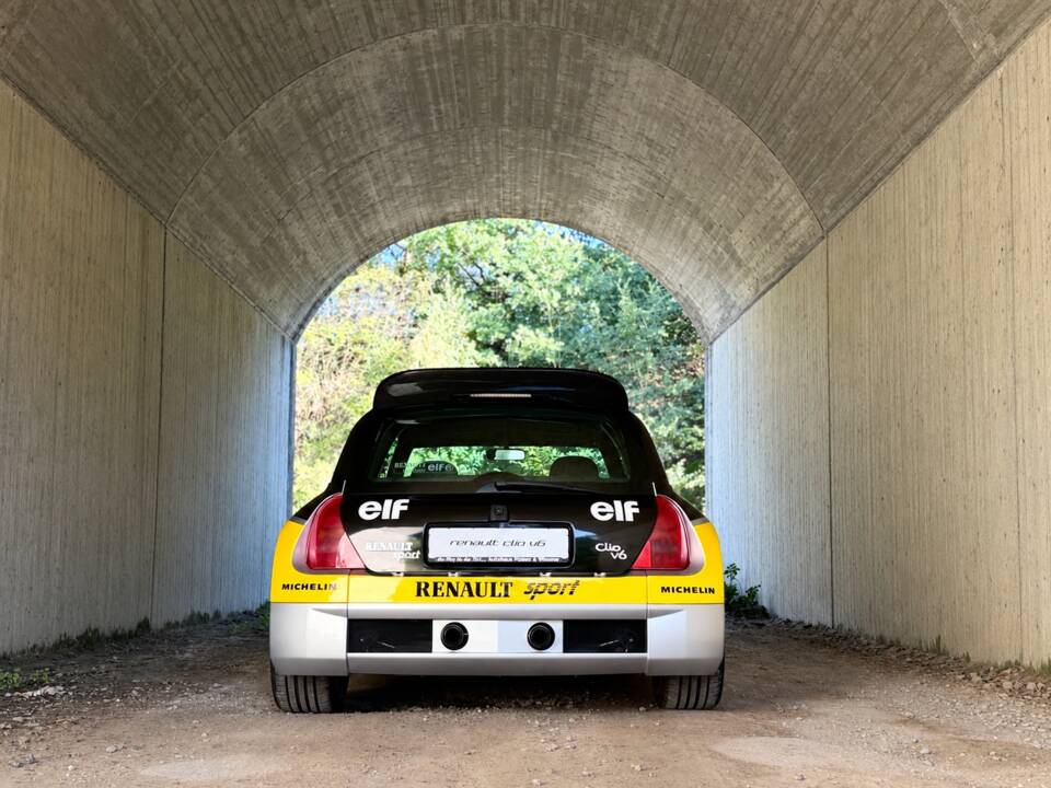 Imagen 18/29 de Renault Clio II V6 (2002)