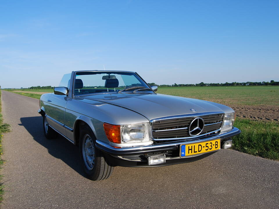 Image 40/87 of Mercedes-Benz 280 SL (1982)