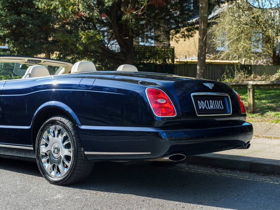 Bild 13/27 von Bentley Azure (2007)