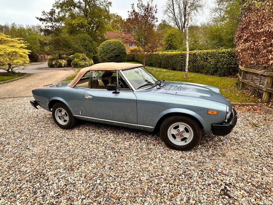 Image 10/37 of FIAT Spider 2000 (1981)