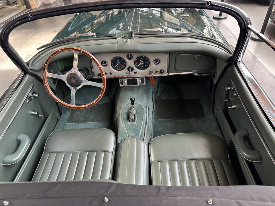 Image 9/19 de Jaguar XK 150 OTS (1958)