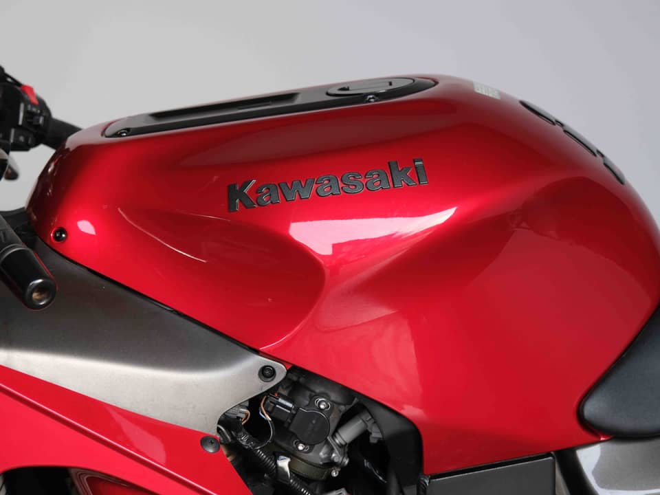 Image 88/91 of Kawasaki Ninja 1200 ZX-12R (2000)