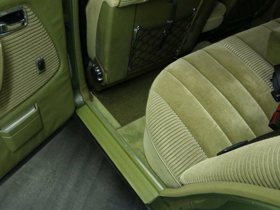 Bild 25/50 von Mercedes-Benz 300 D (1981)