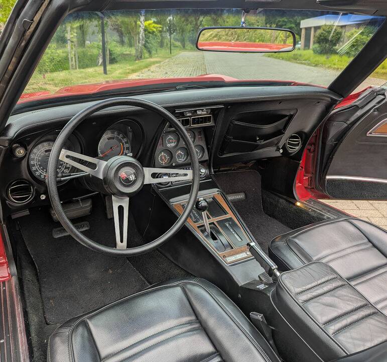 Image 2/8 of Chevrolet Corvette Stingray (1975)
