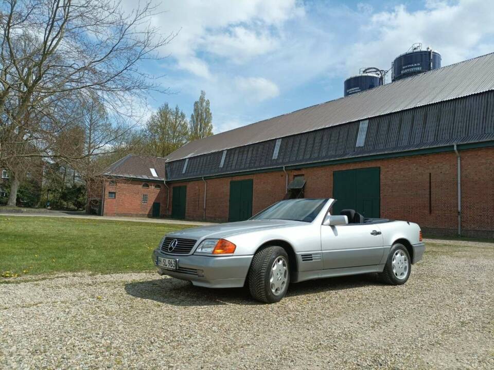 Image 16/25 of Mercedes-Benz SL 280 (1995)