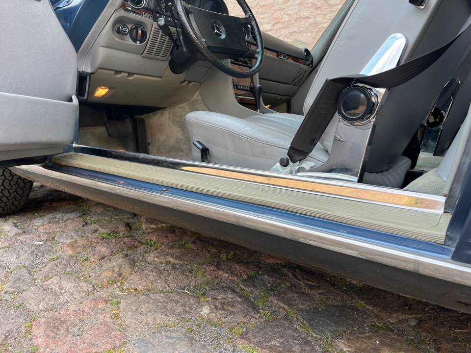 Afbeelding 32/146 van Mercedes-Benz 380 SL (1982)