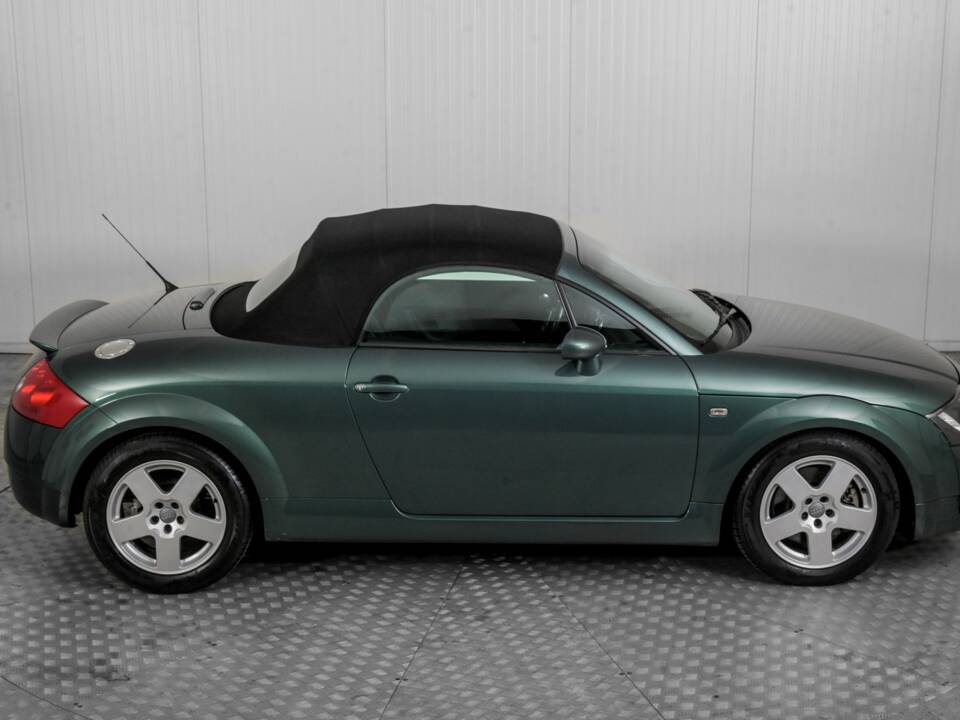Immagine 38/50 di Audi TT 1.8 T (2001)