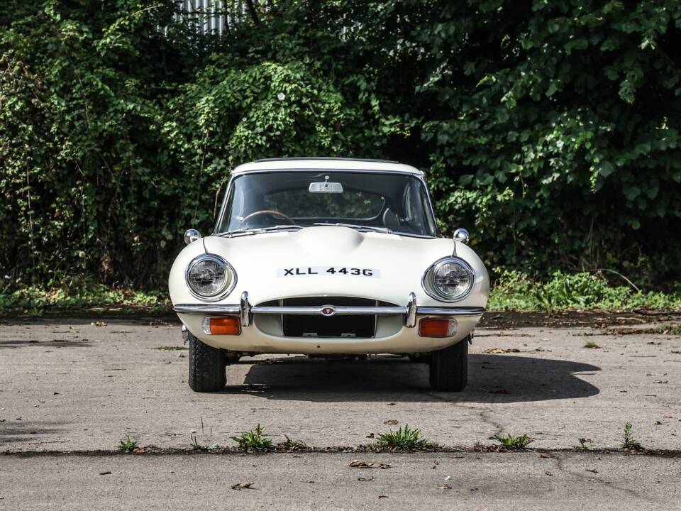 Image 31/33 of Jaguar E-Type (2+2) (1968)