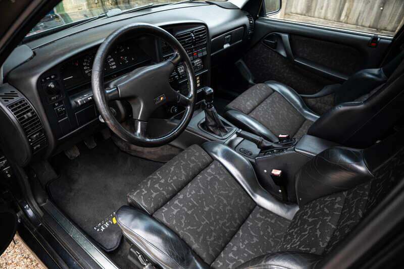 Bild 2/38 von Opel Omega 3,0i 24V (1992)